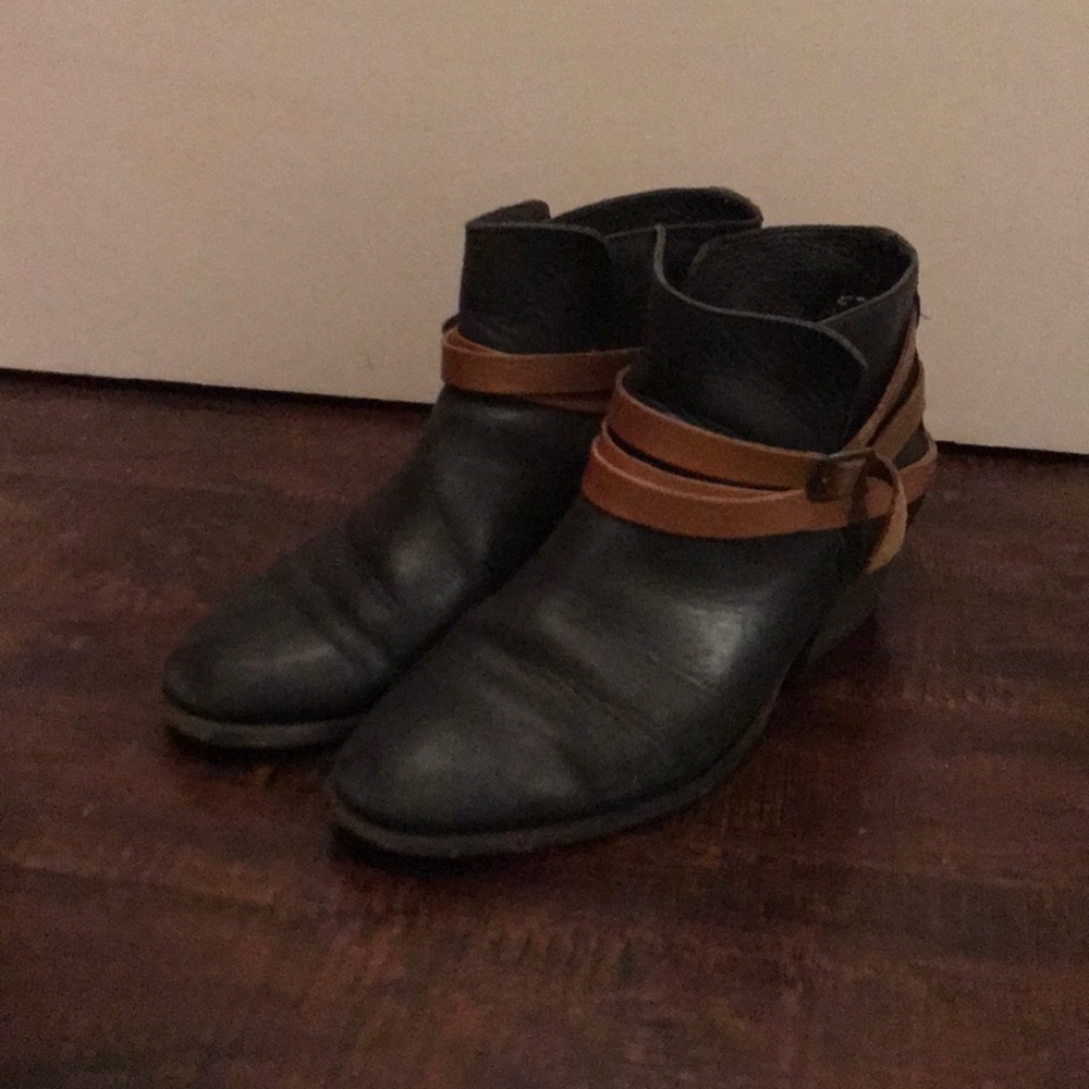 Madewell buckle boots - black and brown leather